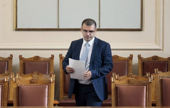 Депутатите окончателно приеха новия данък на Дянков. Снимка: БГНЕС