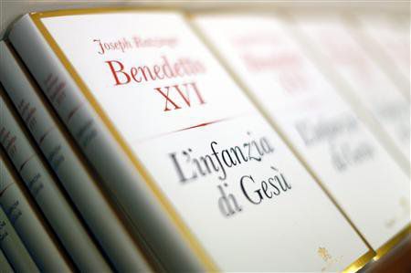 Книгата папа Бенедикт XVI за детството на Исус, Снимка: Reuters