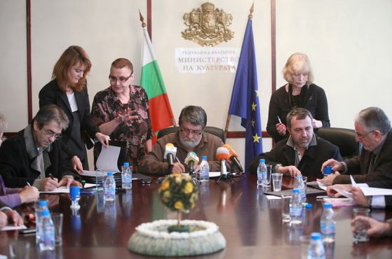 Вежди Рашидов подписа колективни договори за тетарите и библиотеките. Снимка: БГНЕС