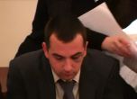 Депутатът на пушачите с бушонирано око в парламента (видео)