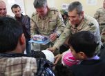 Български военни организираха коледно тържество за деца в Кабул