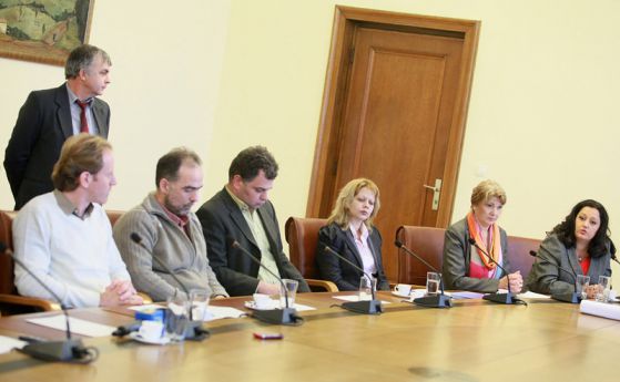 Днешната среща в Министерския съвет между екоактивисти и министри. Снимка: БГНЕС