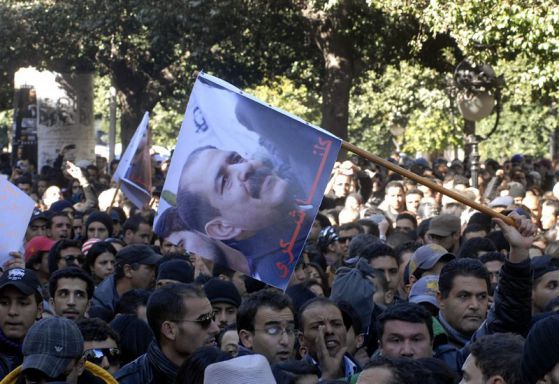Размирици в Тунис след убийството на политик опозиционер. СНИМКА: ЕПА/БГНЕС