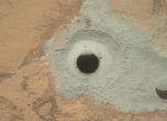 Марсоходът Curiosity направи първия сондаж на Марс (снимки)