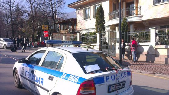 Трима маскирани отвлякоха 10-годишната дъщеря на Евелин Банев-Брендо пред дома му. Снимка: БГНЕС