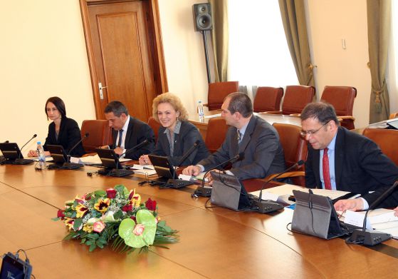 Деяна Костадинова на заседание на Министерския съвет. Снимка: Сергей Антонов