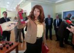Социалистите подариха слушалки на Цветанов за сбогом