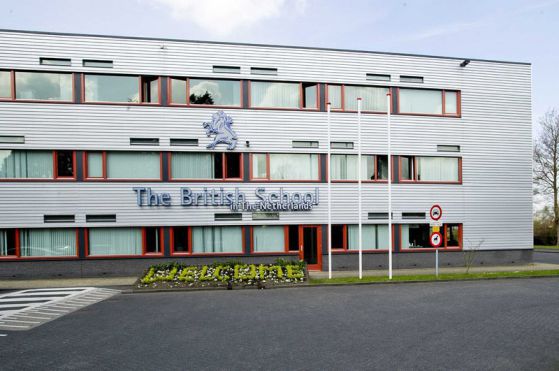 Заплаха от масова стрелба затвори училища в Холандия. Снимка: EPA/БГНЕС
