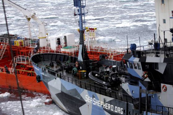 Двама загинали и осем изчезнали моряци след сблъсък на два кораба в Егейско море, Снимка: Reuters, Архив