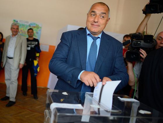 Бойко Борисов гласува на парламентарните избори в 78-мо СОУ 