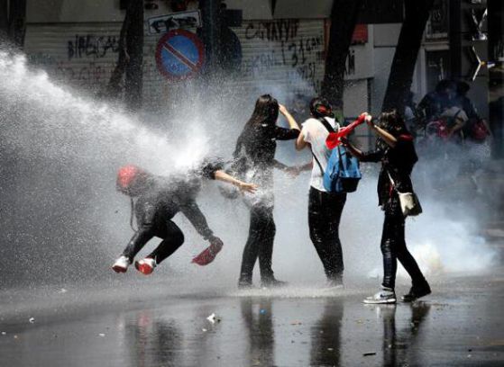 Полицейска бруталност в Турция