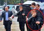 Волен Сидеров пристигна пред парламента с полицейска палка (галерия)
