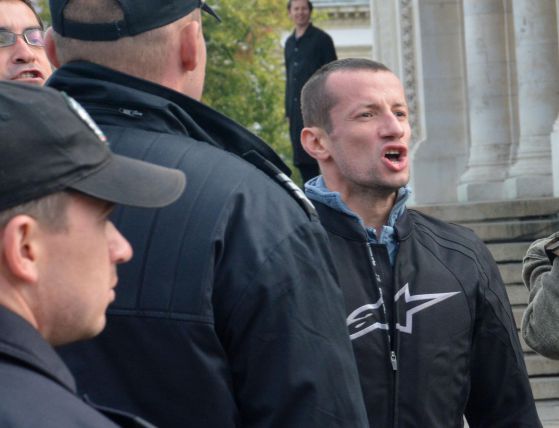 Задържаният от полицията по време на протеста балетист Александър Александров Снимка: Булфото
