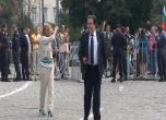 Буруджиева "поздрави" протестиращите, посрещнали я с "Червени боклуци" (видео)