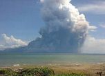 Петима загинаха при изригването на вулкан в Индонезия