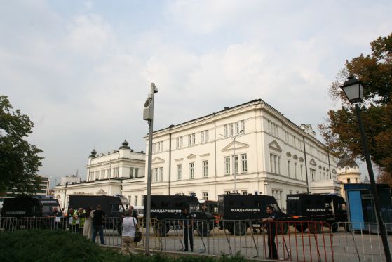 Обсадата на парламента на 16 август Снимка: Сергей Антонов