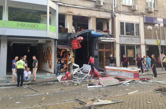 Взрив в китайски ресторант срещу Руската църква в центъра на София. Снимка: Булфото