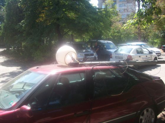 Лампа падна върху автомобил в столичния квартал 