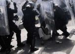 Сълзотворен газ и водни оръдия на учителски протест в Мексико