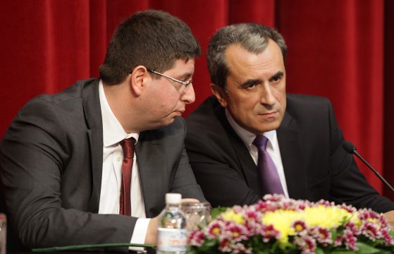 Премиерът Орешарски и финансовият министър Петър Чобанов. Снимка: Сергей Антонов