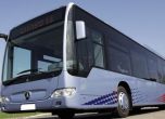 Автобус вози пътници със спукана гума повече от час