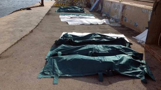 Десетки нелегални мигранти от Африка загинаха при потъването на кораб край бреговете на италианскияостров Лампедуза