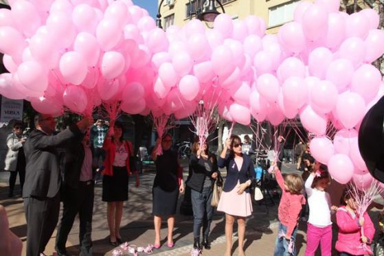 1200 розови балона полетяха над София 