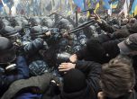 САЩ заплашиха със санкции властите в Украйна