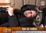 Граната избухна в краката на журналист в Киев (видео)