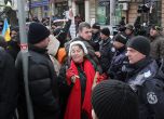 30 протестираха пред БСП, Станишев: Малко са им силичките!