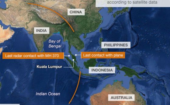 Картата показва двата нови въздушни коридора, в които ще се проведе новто търсене на изчезналия самолет. Според малайзийските власти това са възможните посоки на отклоняване на полета. Източник: 