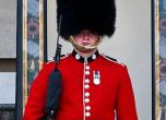 Лондон: Кралски гард опря щик в гърлото на турист