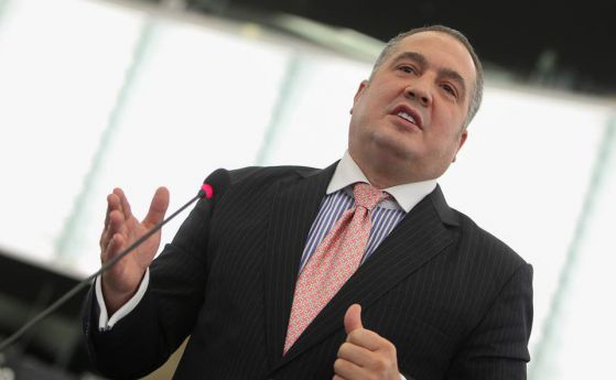 Слави Бинев