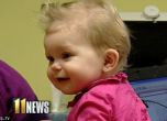 Глухо 10-месечно бебе чува за пръв път "Обичам те" от майка си (видео) 