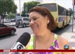 Джебчия напада жена, докато телевизия я интервюира (видео)