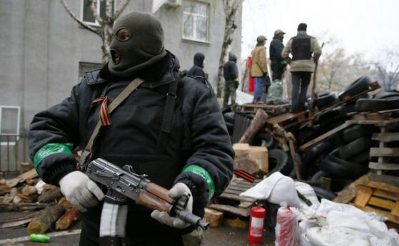 Окупаторите пренебрегнаха украинския ултиматум, Русия струпа 40-хилядна войска на границата