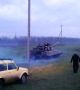 Лада преследва танк в Славянск (видео)