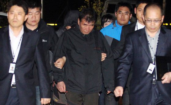 Арестуват капитана на потъналия край Южна Корея кораб