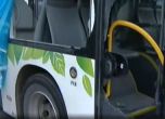 Деца потрошиха с камъни чисто нови автобуси в София