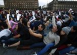 Протест в Мексико след убийството на 43-ма студенти, отвлечени от корумпирани полицаи