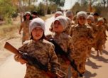 "Ислямска държава" обучава деца в училища за убийства (видео)