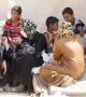 Въвеждат вечерен час в бежанските лагери