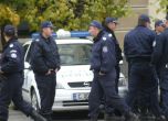 Полицията изведе психично болния мъж от дома му в София