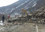 Пътят Кричим-Девин блокиран от паднали скали