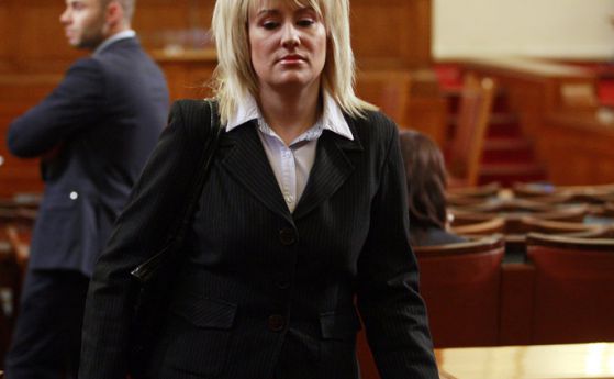 Баракова с неграмотно писмо до министъра на образованието