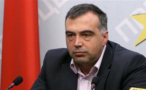 Кутев: Срещу Борисов трябва да се хвърлят 16 пъти по-големи камъни от тези срещу „белия автобус“