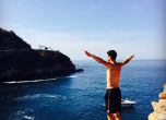 Григор Димитров скочи от 35-метрова скала в Акапулко (видео)