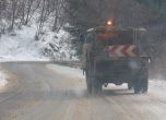 Стотици общини без ток заради снега и вятъра