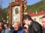 Литийно шествие от Бачковския манастир с чудотворна икона