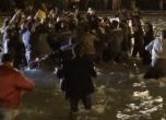 Охрана спаси рапъра Кание Уест от тълпа в Армения (видео) 